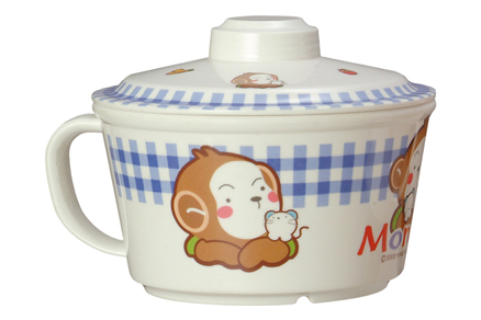 Set of instant noodle cups with lid